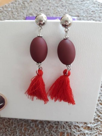 /products/boucles-pompon-rouge/